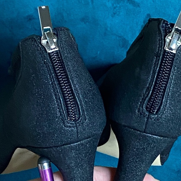 Badgley Mischka Jewel Ankle Sock Bootie Heels 7.5 - Picture 4 of 8